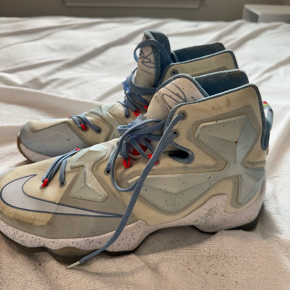 Nike LeBron 13 Christmas Day